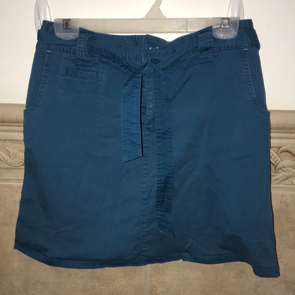 Peacock Tie-Front Skorts